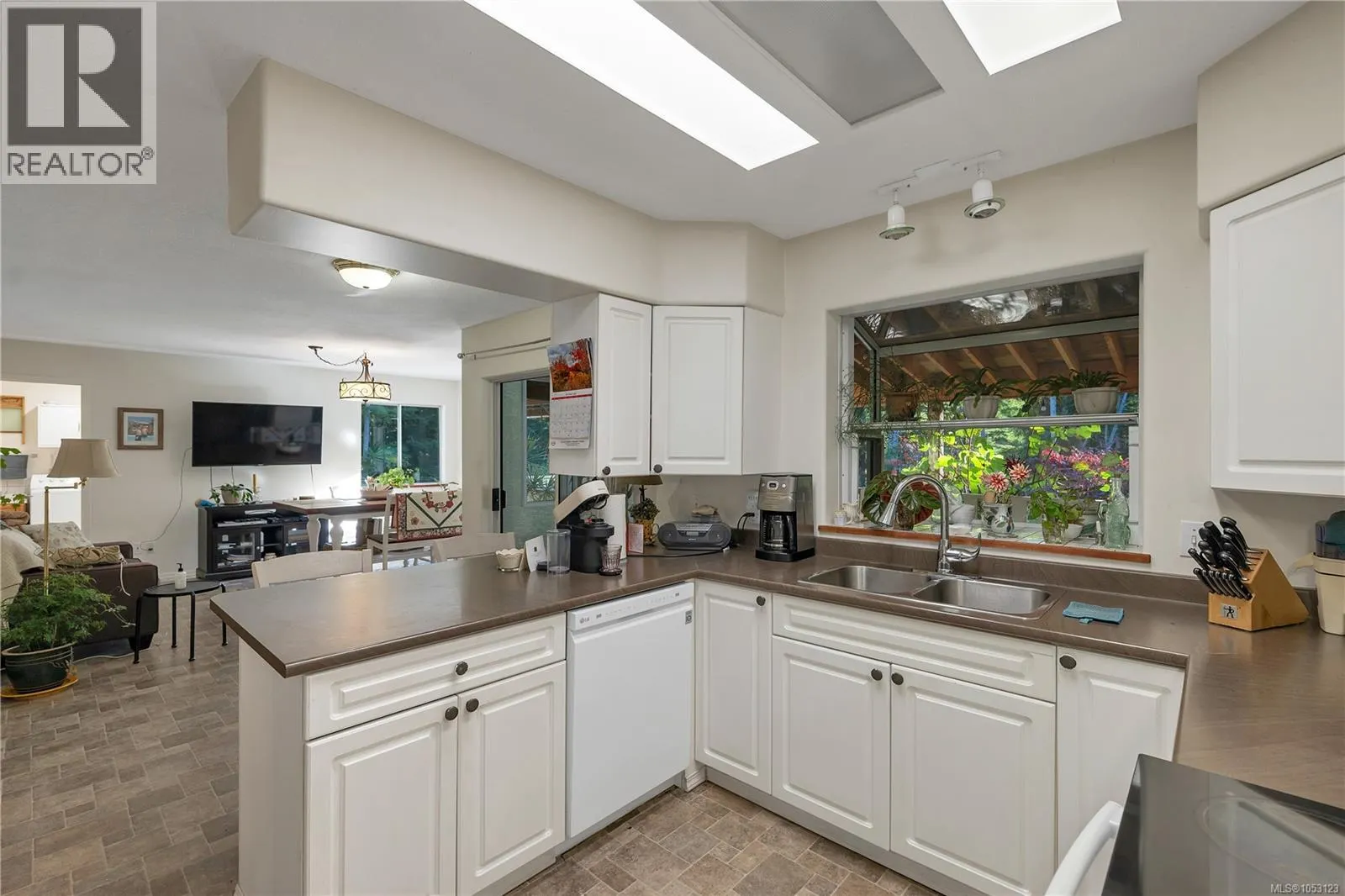 1492 Hyacinthe Bay Rd