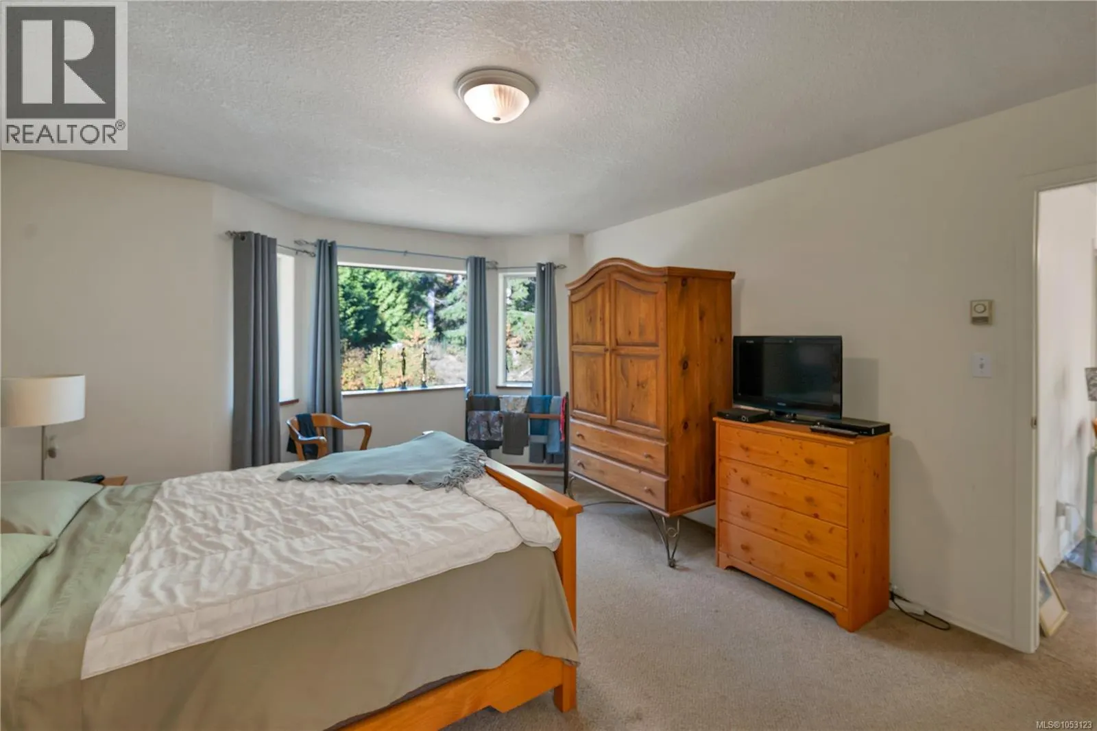 1492 Hyacinthe Bay Rd