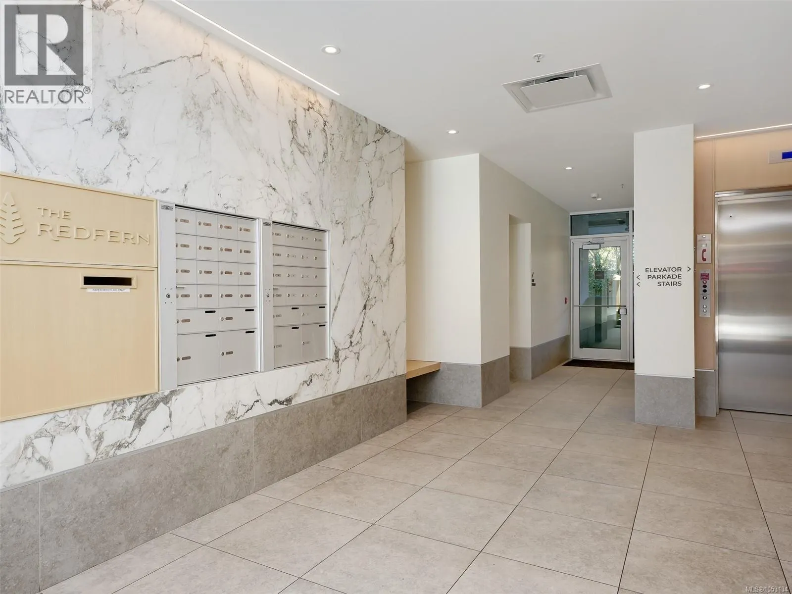 210 1916 Oak Bay Ave