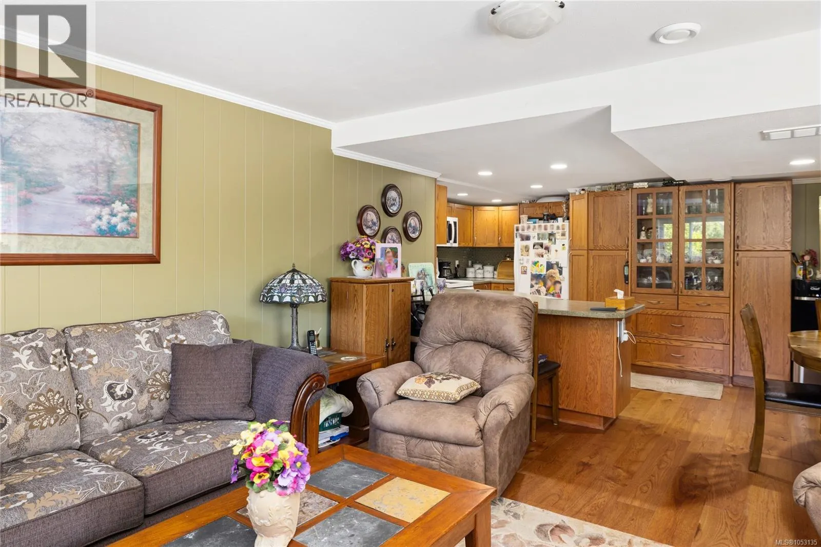 1988 Maple Bay Rd
