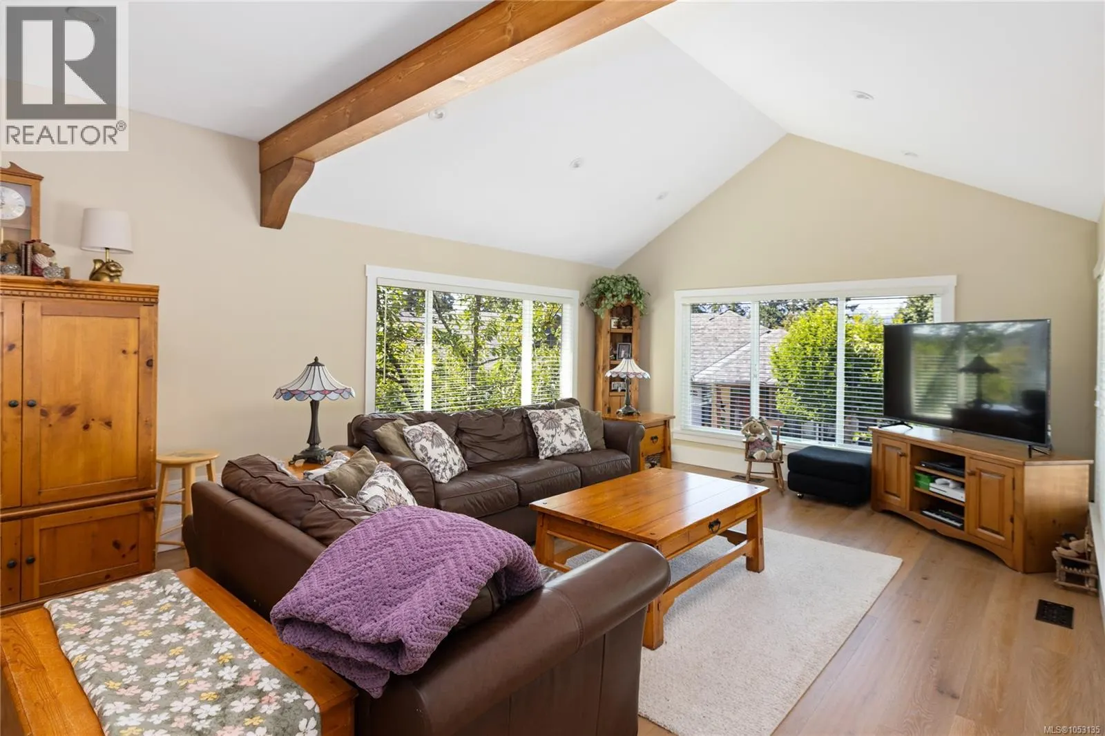 1988 Maple Bay Rd