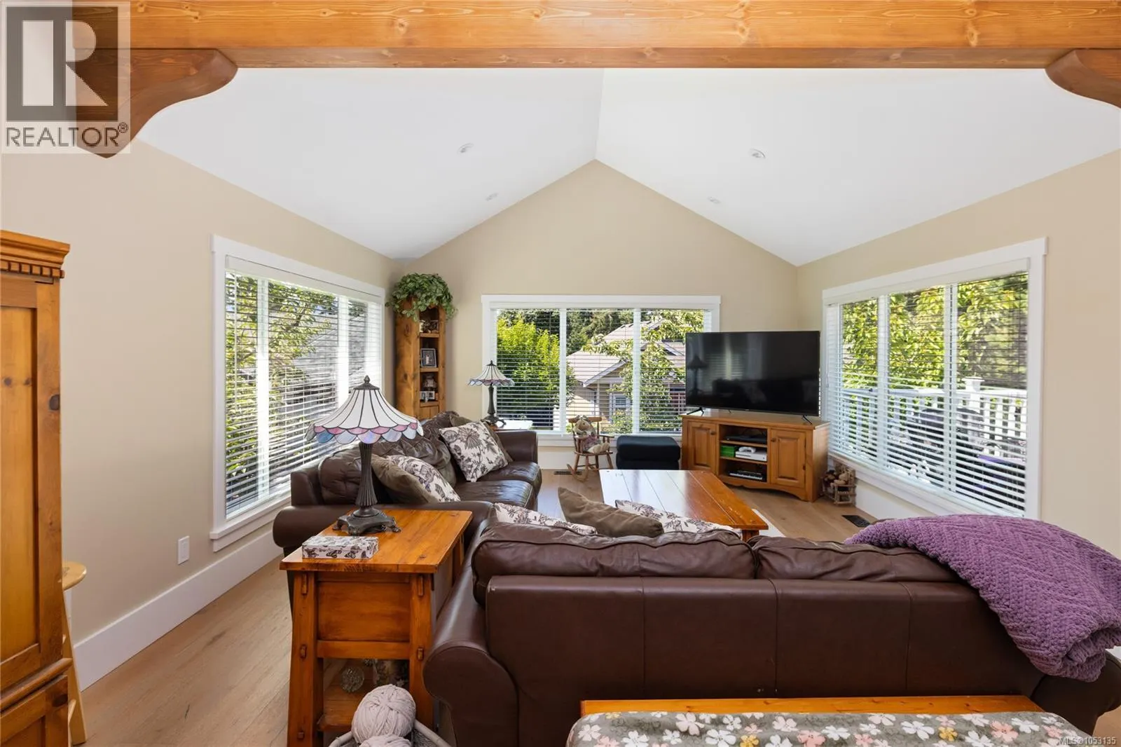1988 Maple Bay Rd