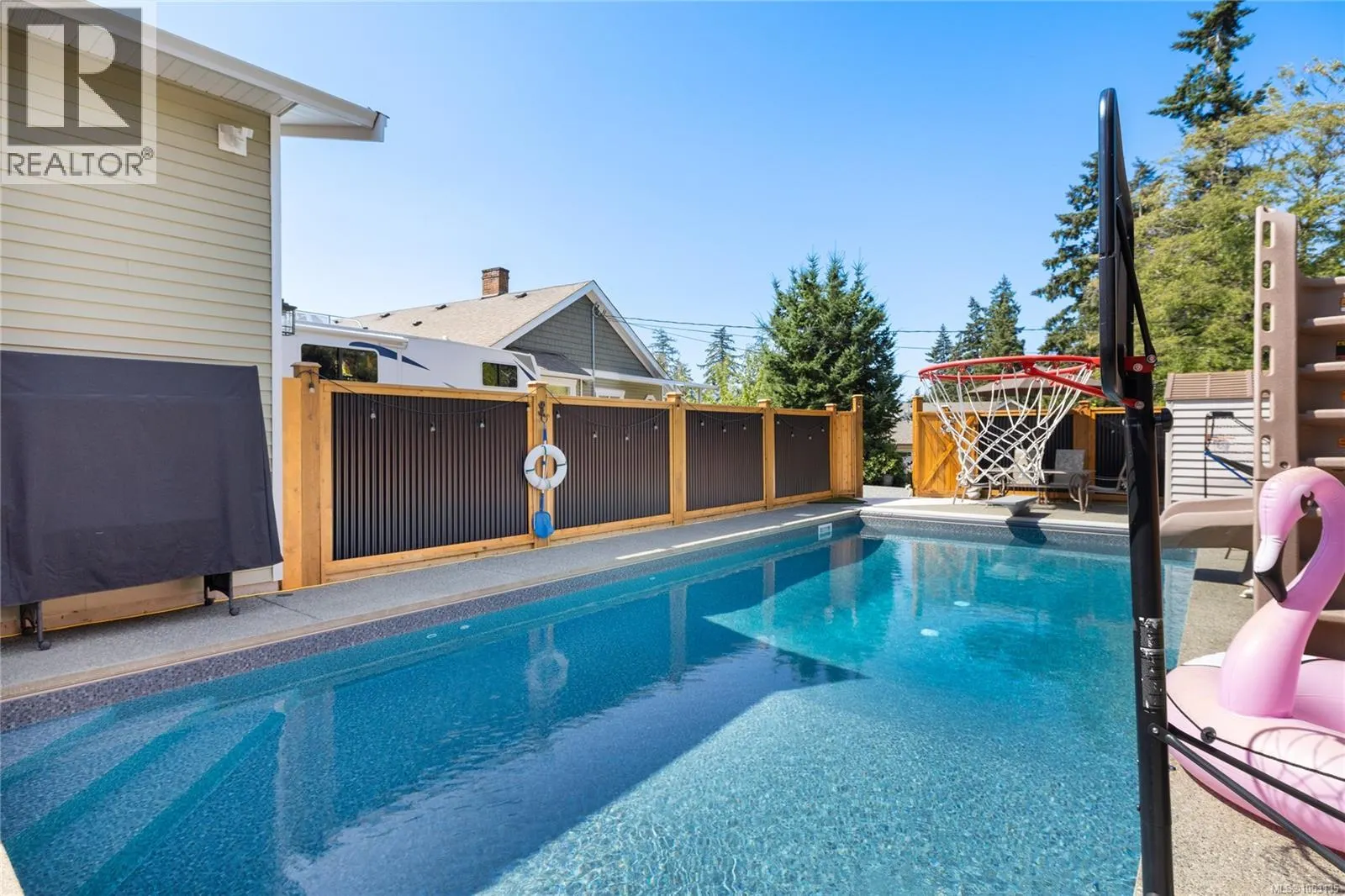 1988 Maple Bay Rd
