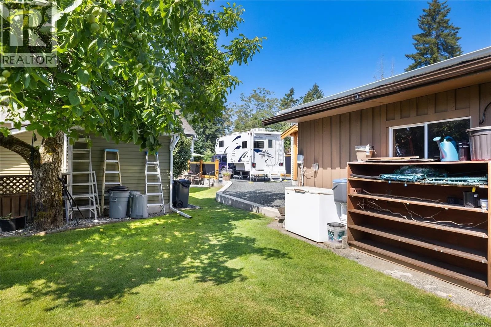 1988 Maple Bay Rd