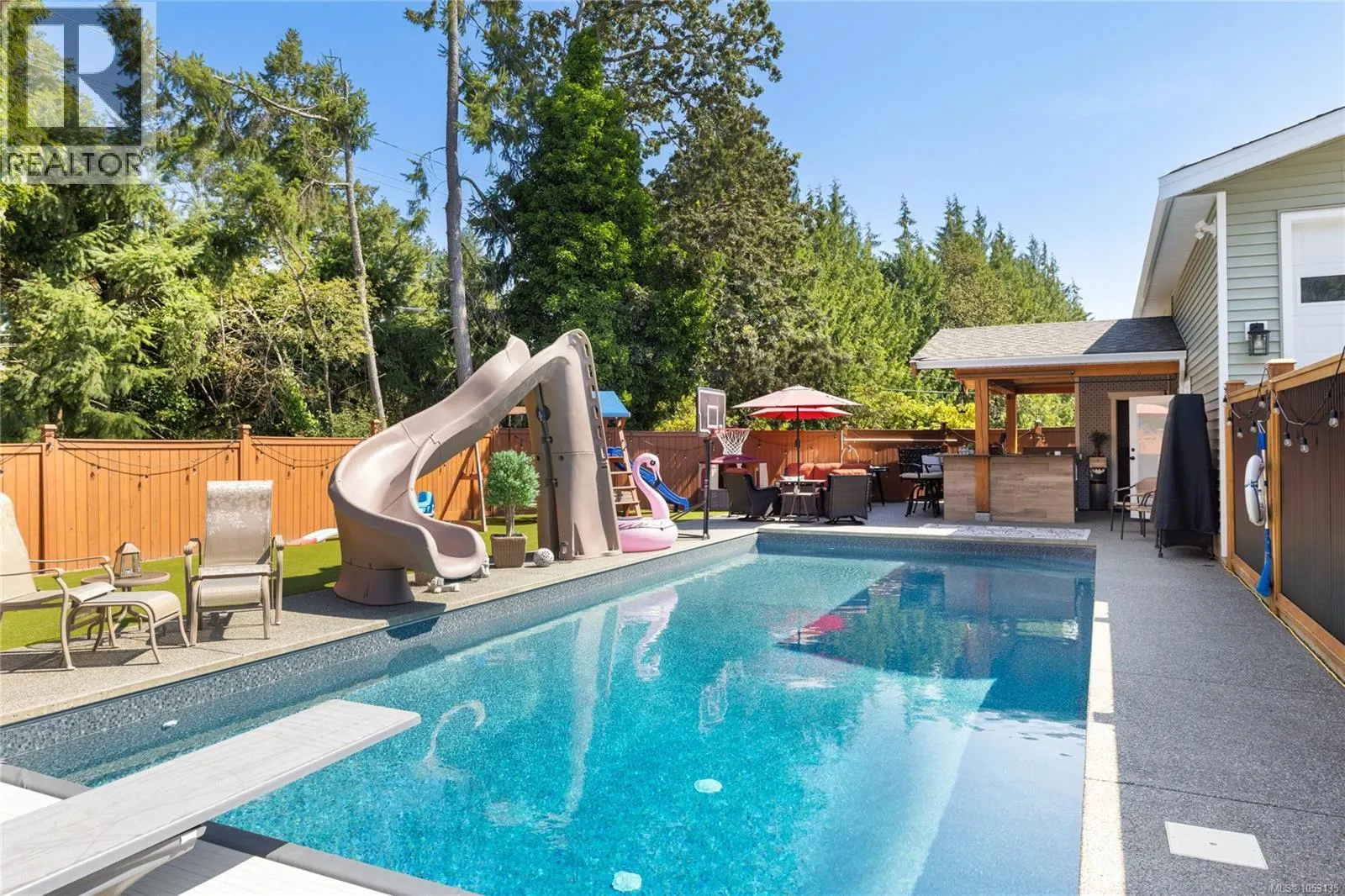 1988 Maple Bay Rd