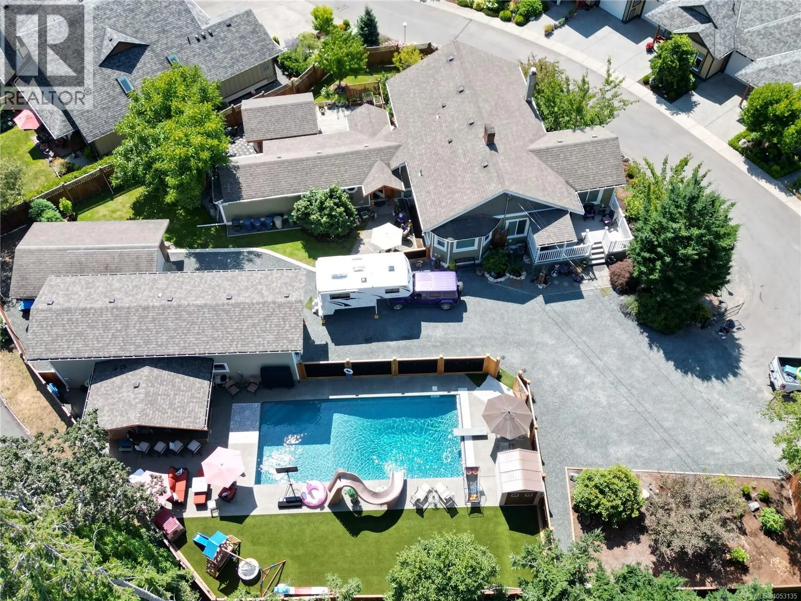 1988 Maple Bay Rd