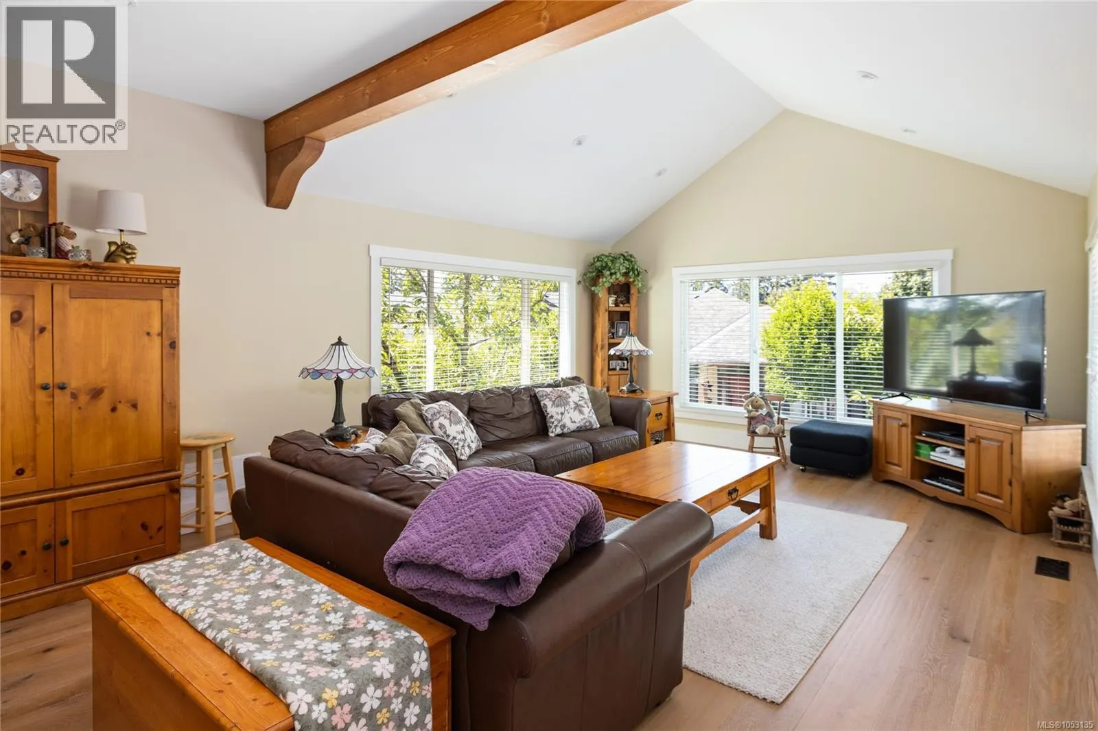 1988 Maple Bay Rd