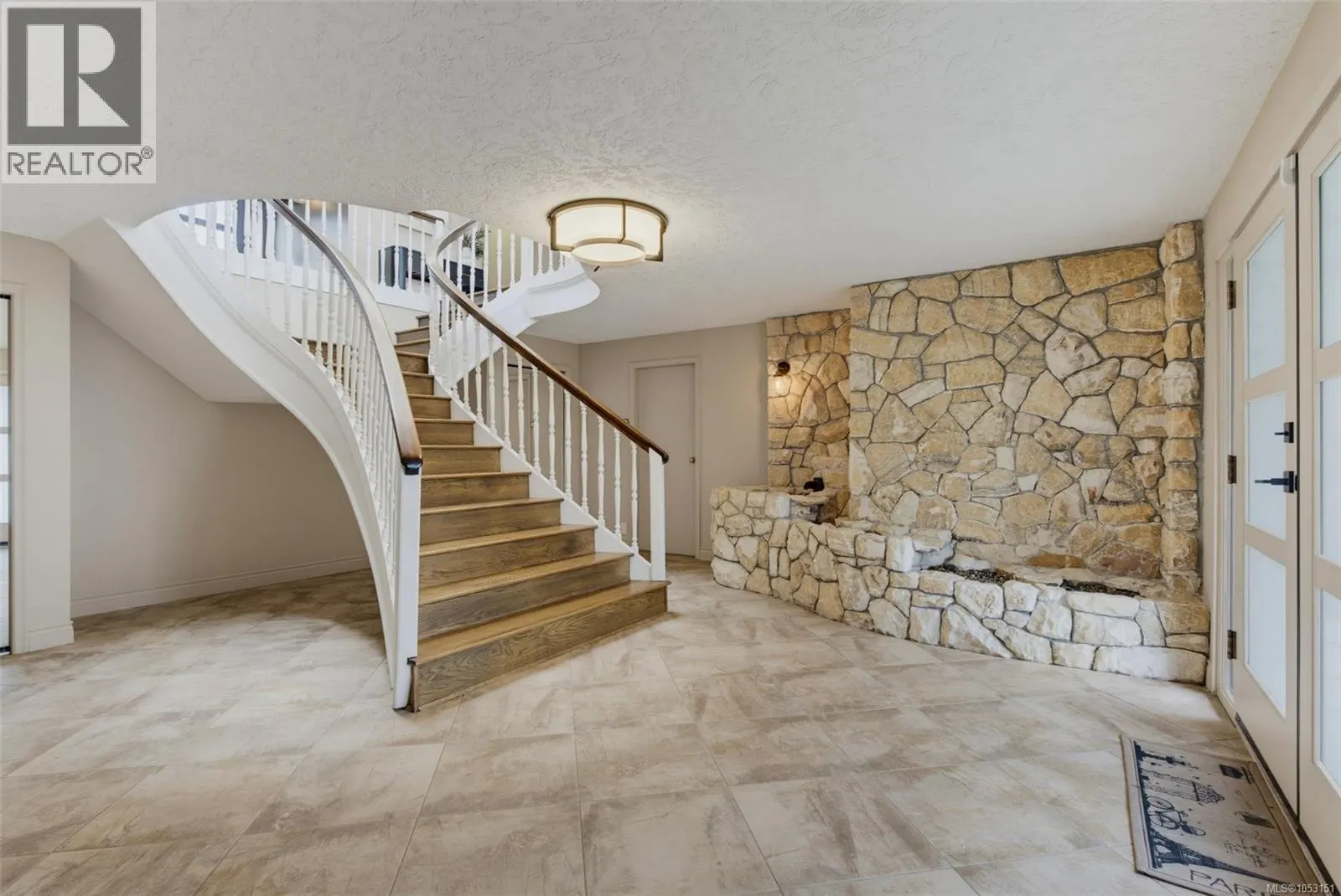 8798 Forest Park Dr