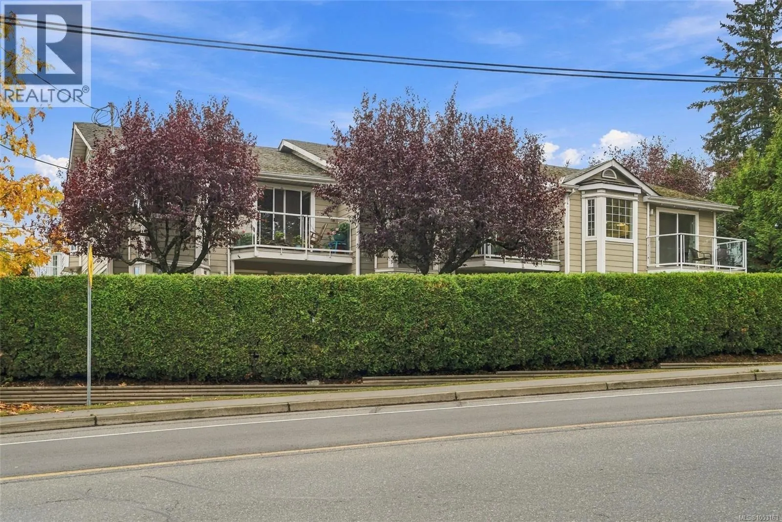 4 10 Ashlar Ave