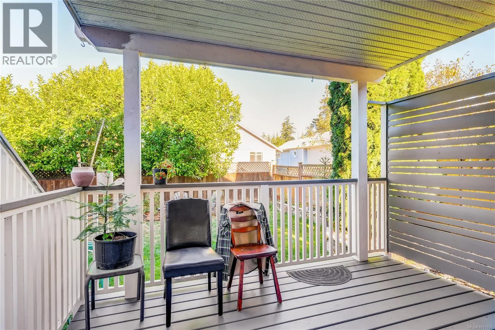 8 Stoneridge Dr