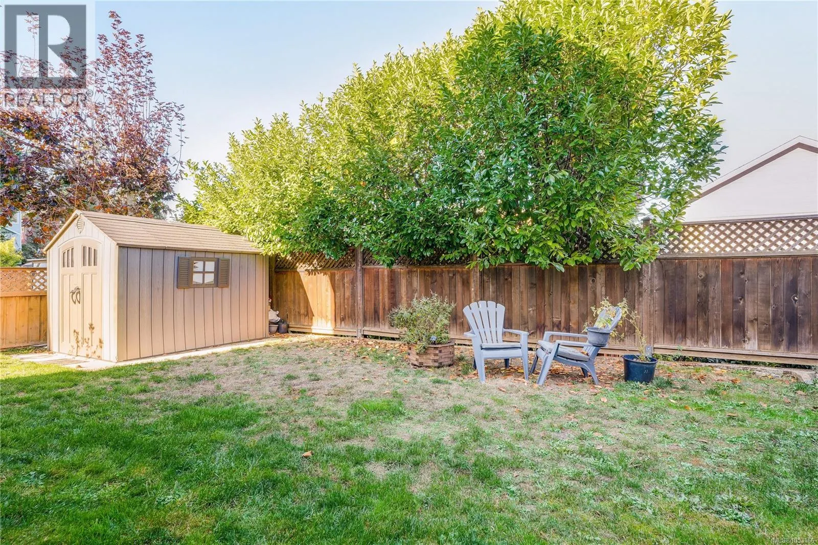 8 Stoneridge Dr