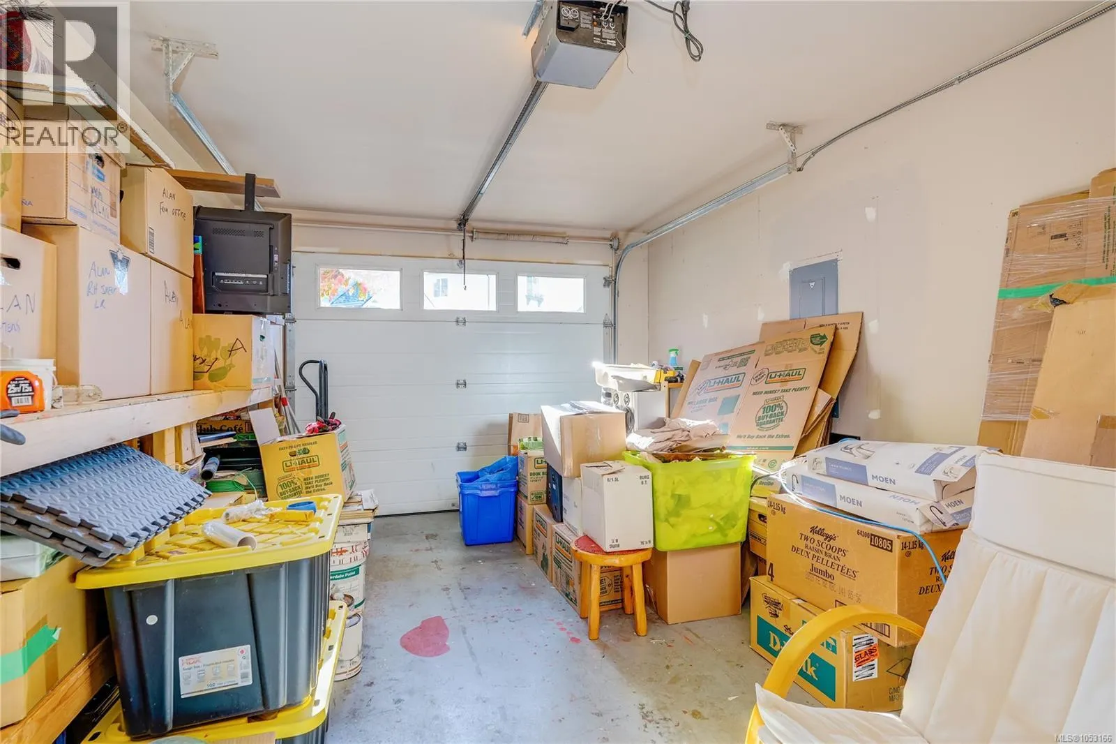 8 Stoneridge Dr