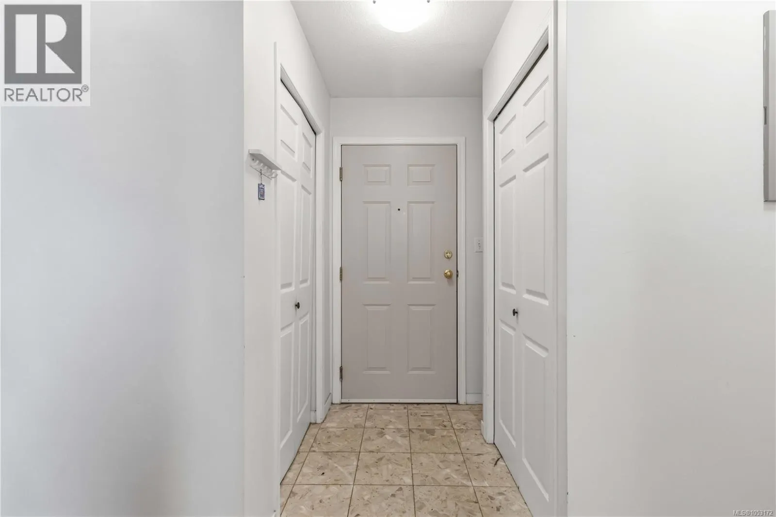 203 1710 Fort St