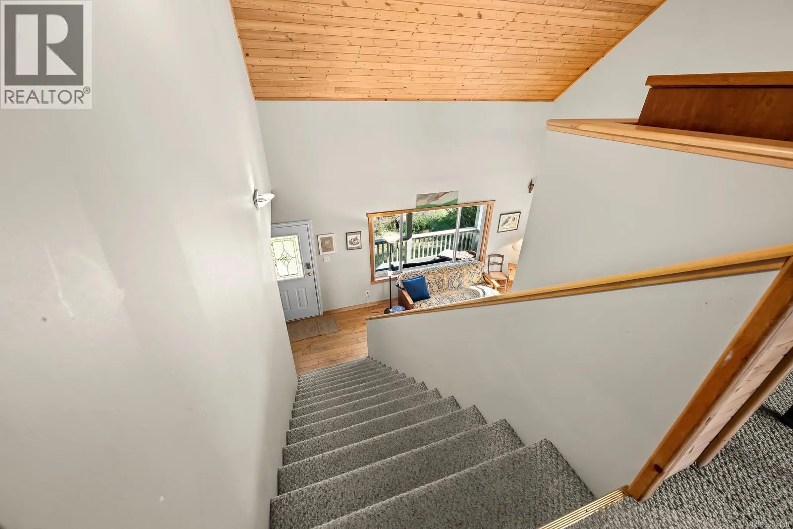 10225 Greenhill Rd