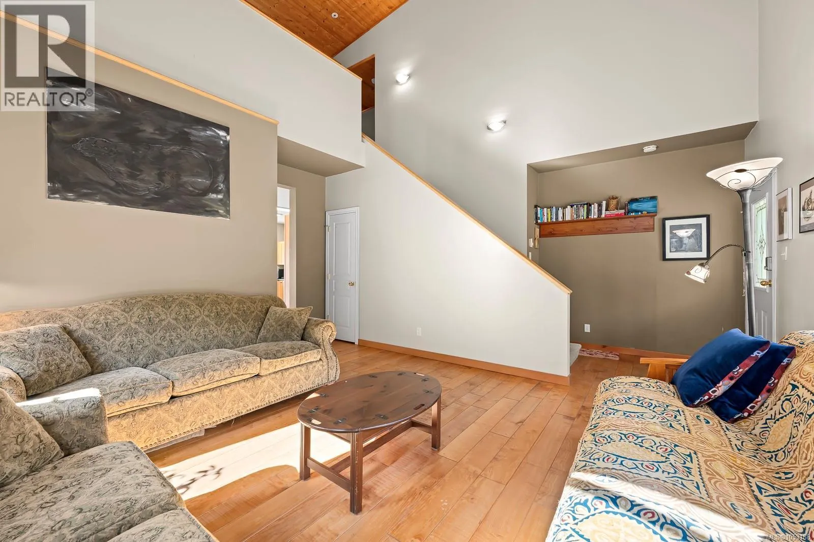 10225 Greenhill Rd