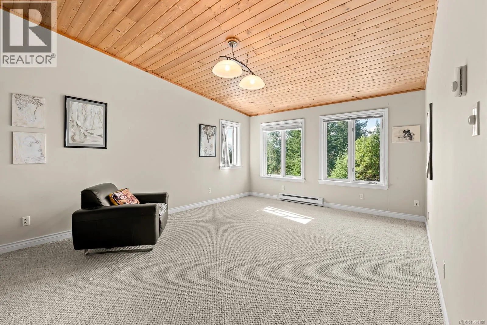 10225 Greenhill Rd