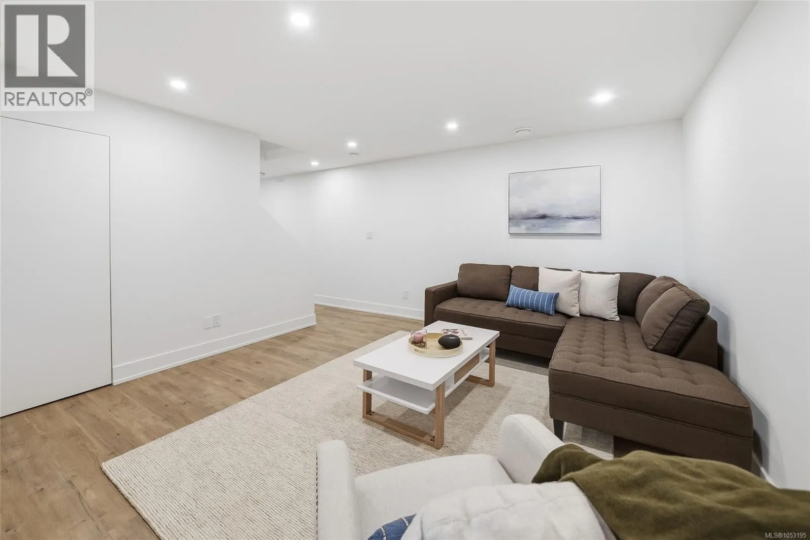 177 Sunningdale Rd E