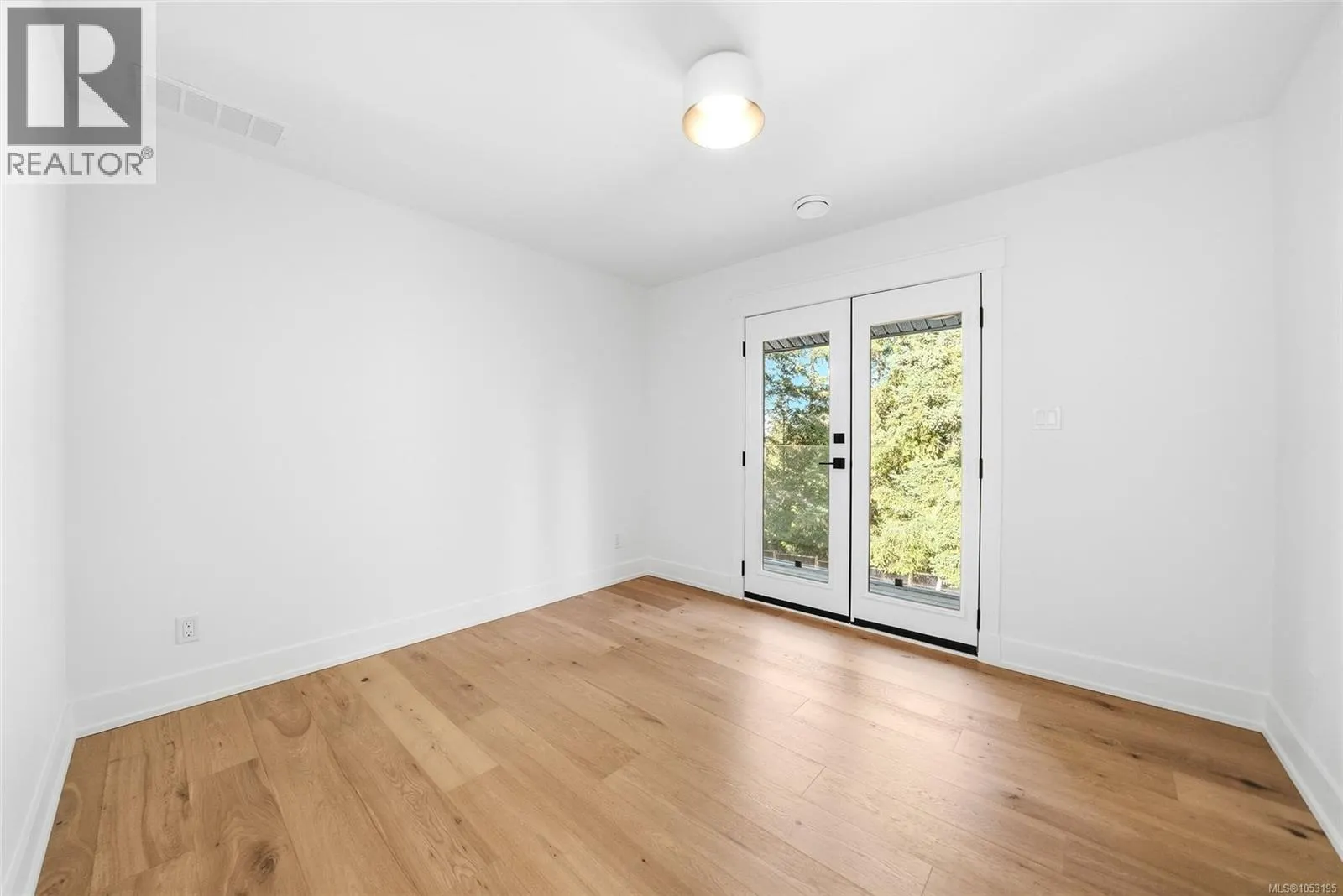 177 Sunningdale Rd E