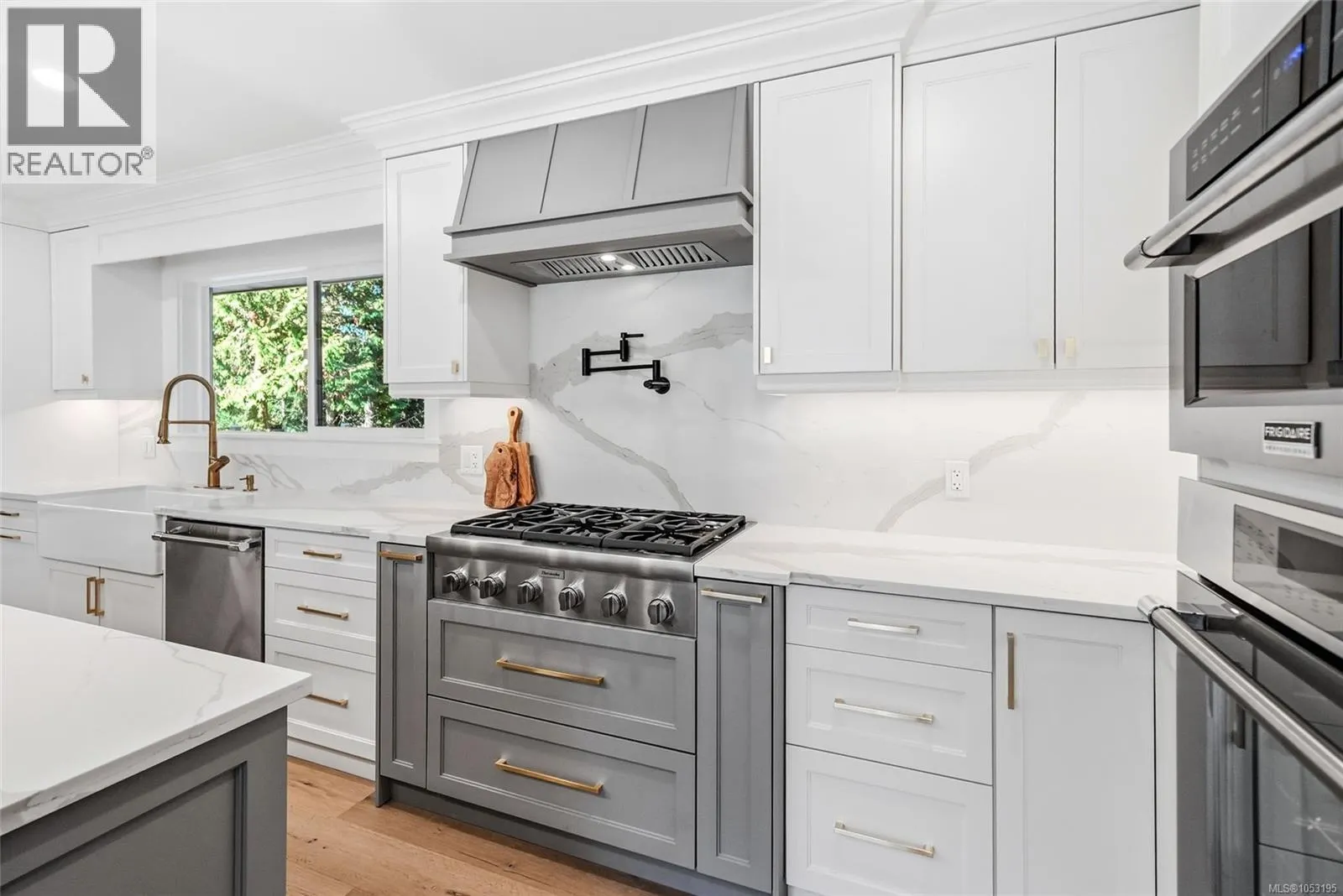 177 Sunningdale Rd E