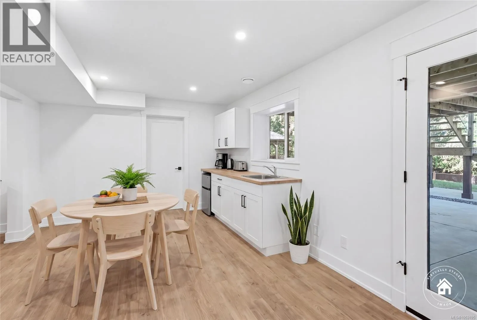 177 Sunningdale Rd E