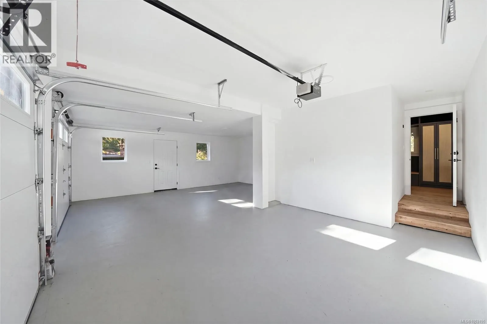 177 Sunningdale Rd E