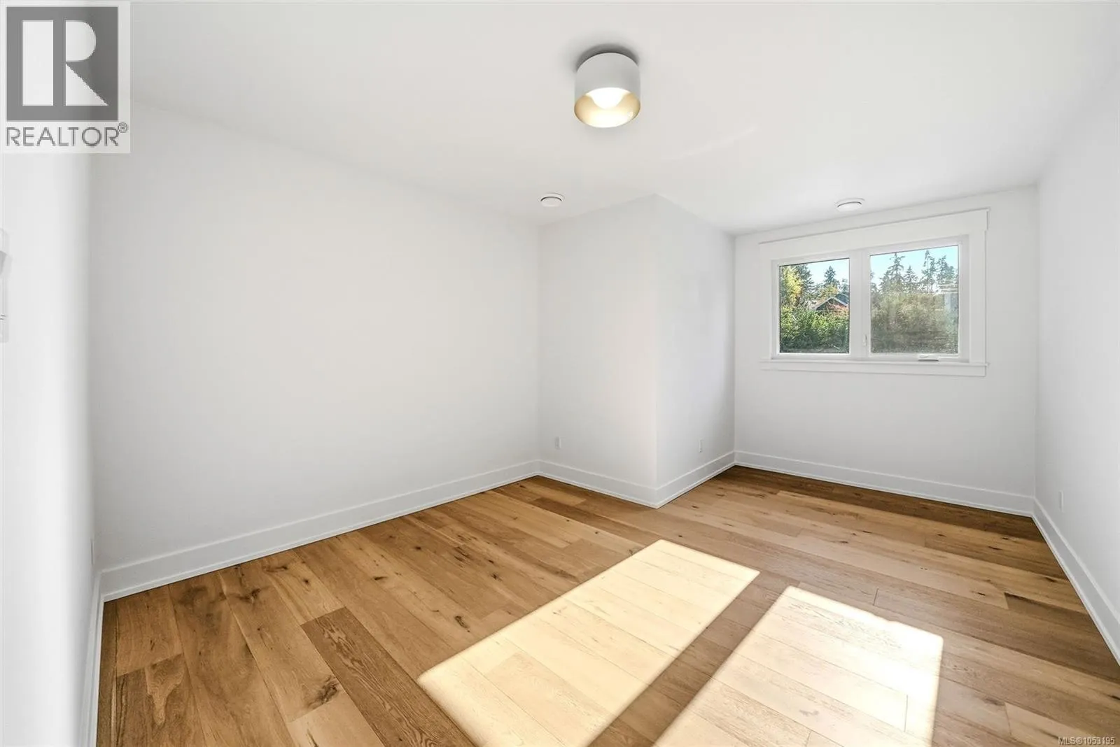 177 Sunningdale Rd E