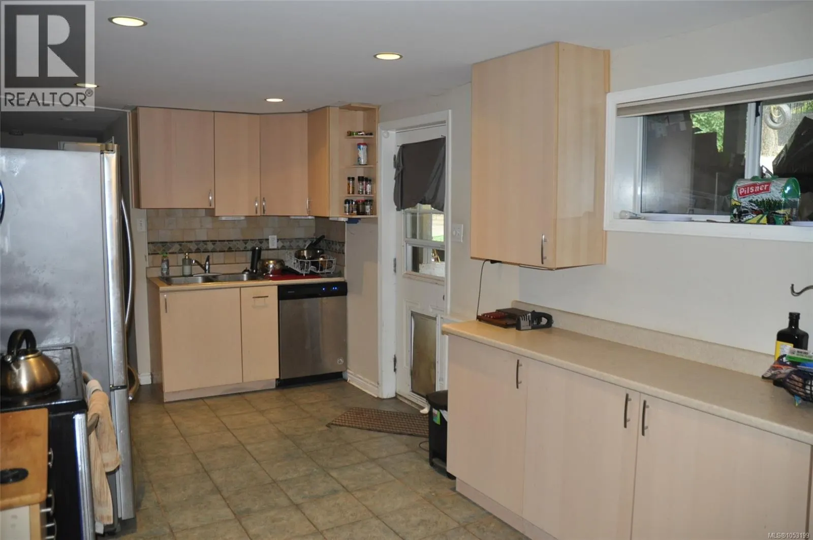 4719 West Saanich Rd