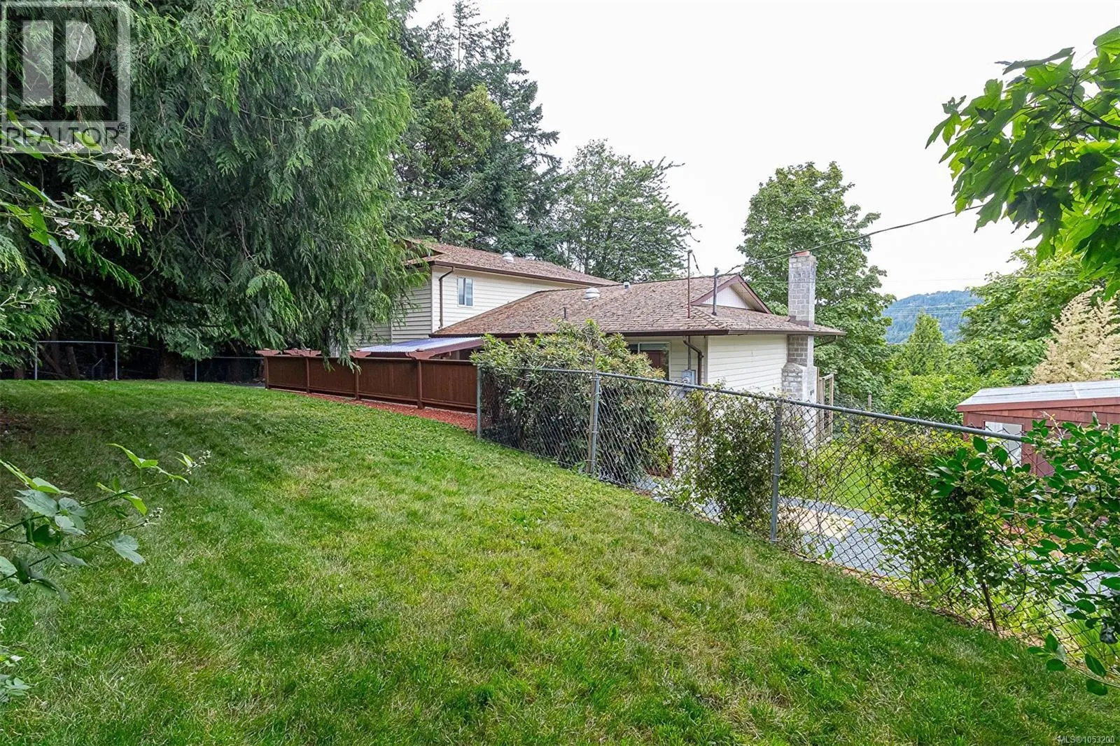 899 Cecil Blogg Dr