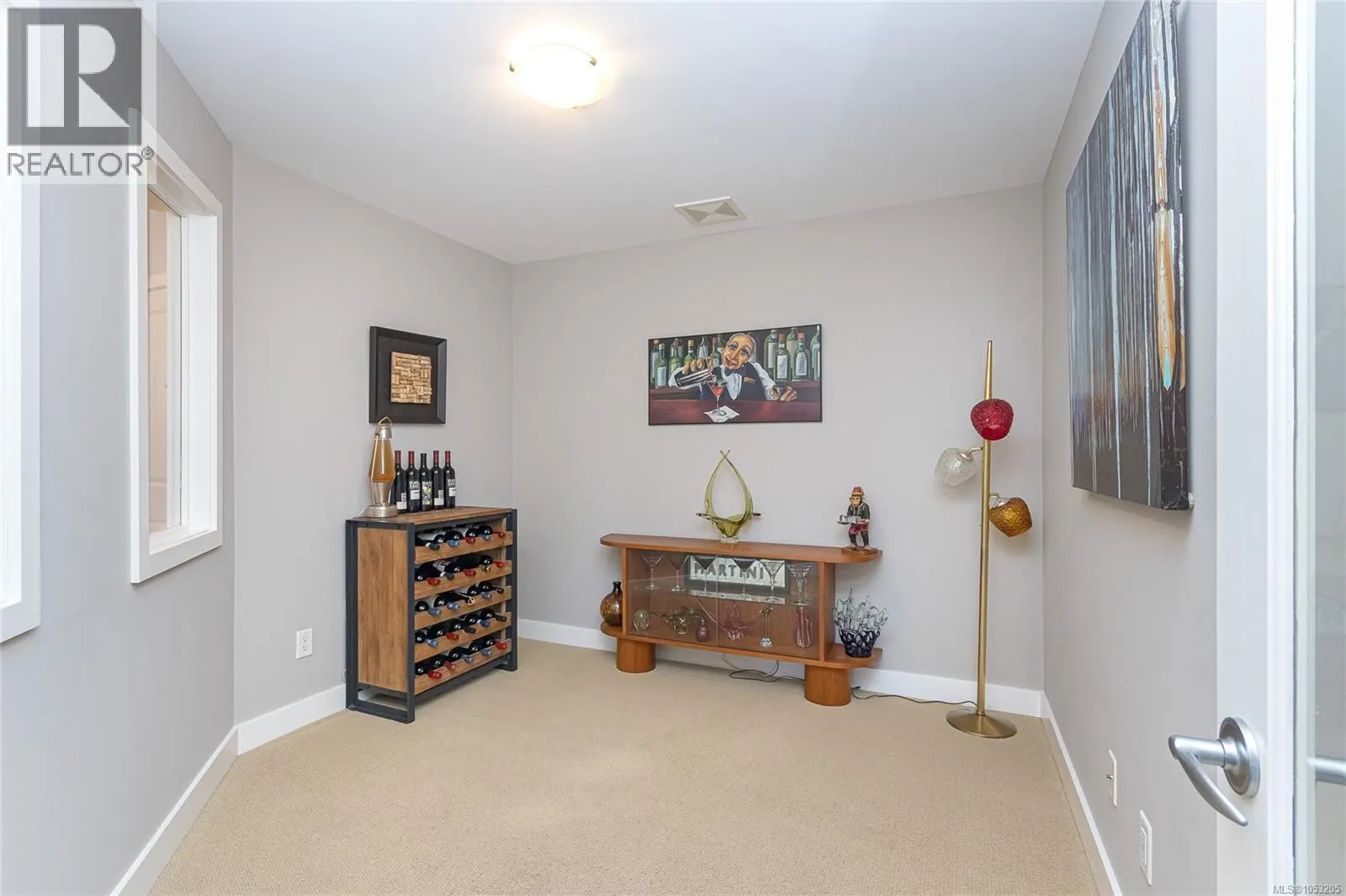 305E 1115 Craigflower Rd