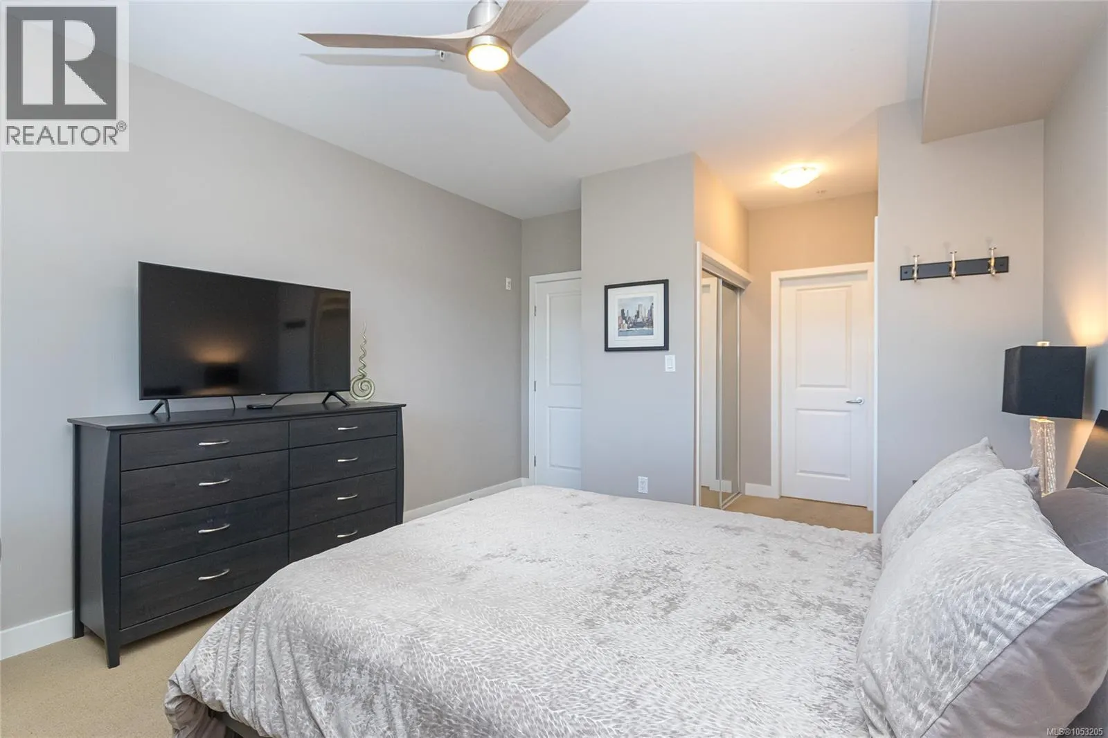 305E 1115 Craigflower Rd