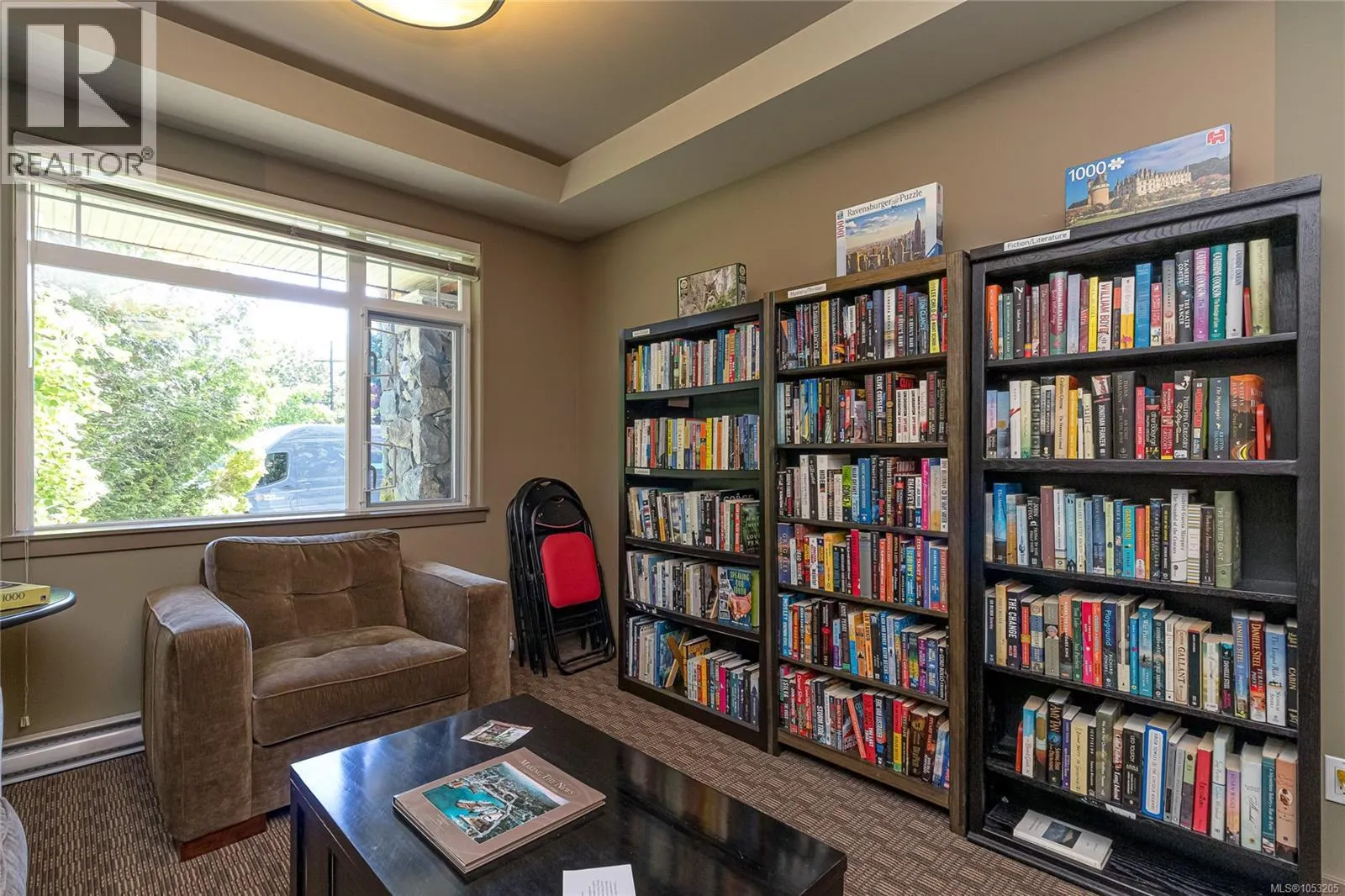 305E 1115 Craigflower Rd