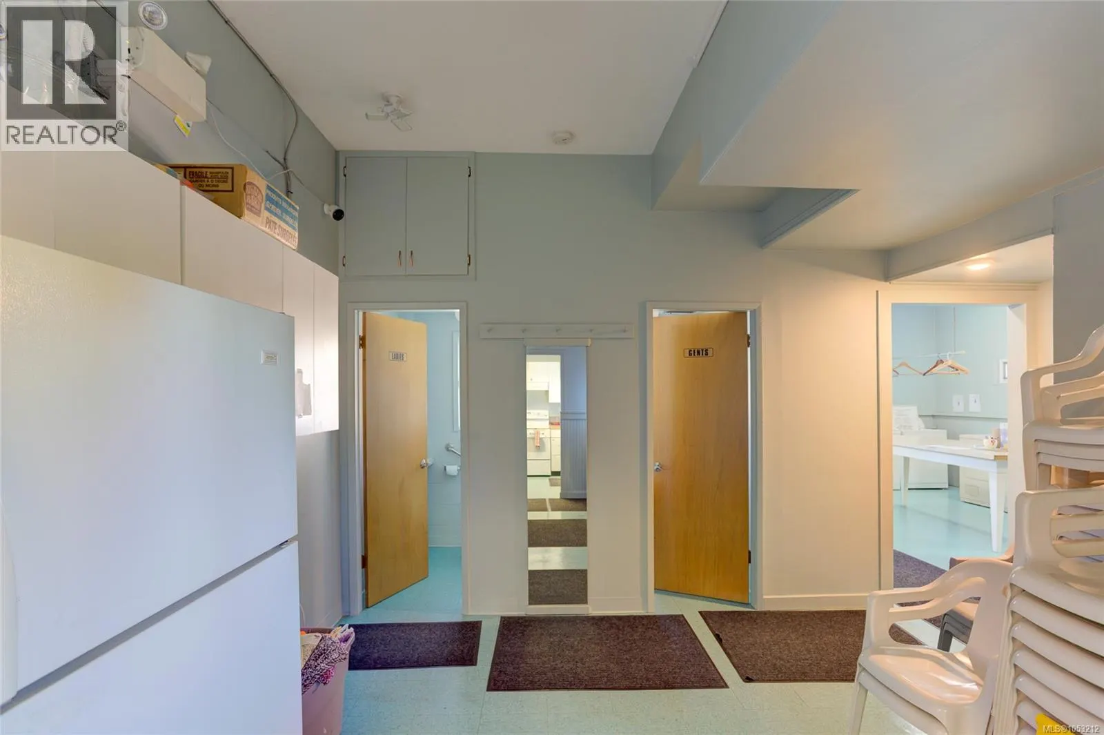 71 10980 Westdowne Rd