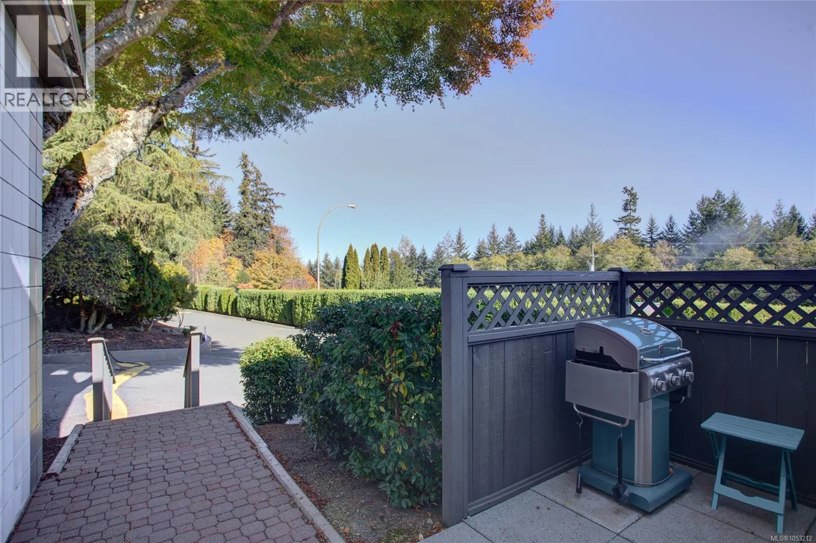 71 10980 Westdowne Rd