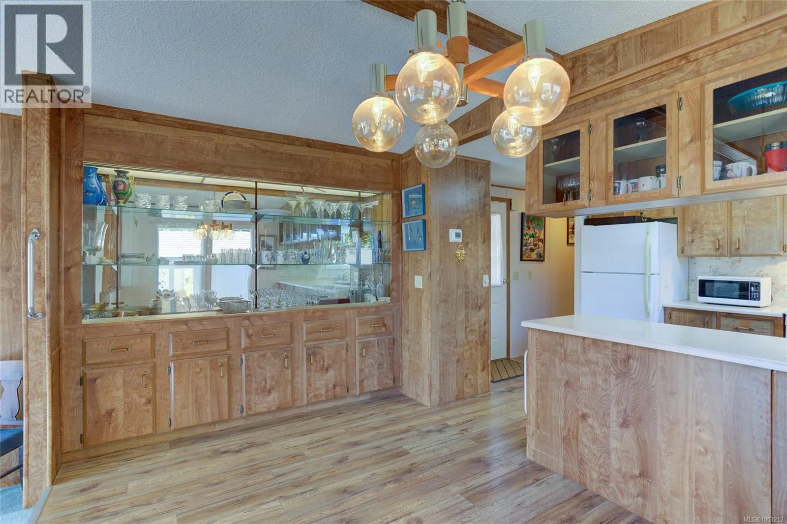 71 10980 Westdowne Rd