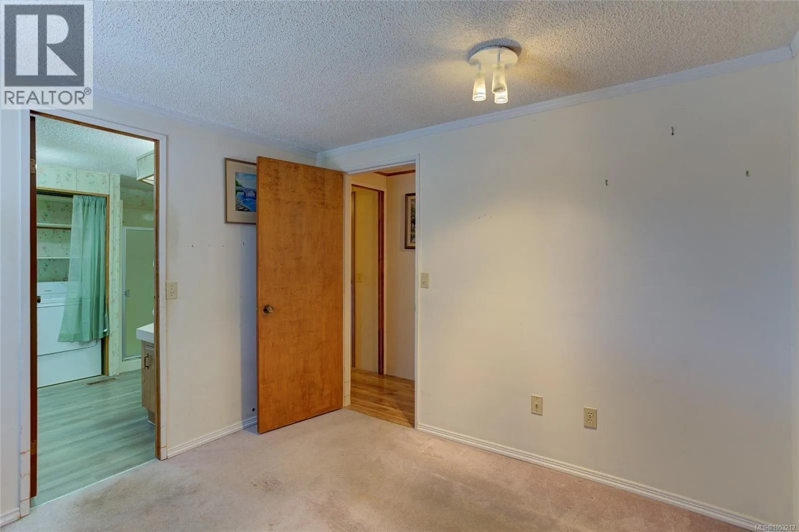 71 10980 Westdowne Rd