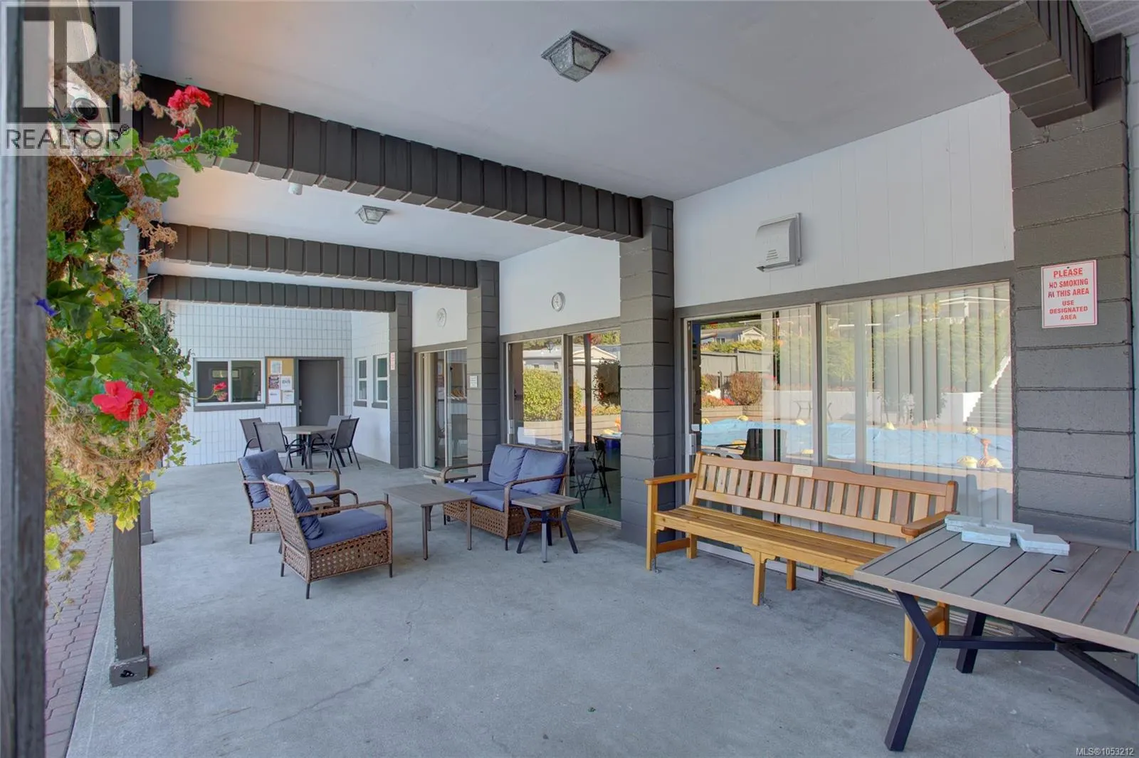 71 10980 Westdowne Rd