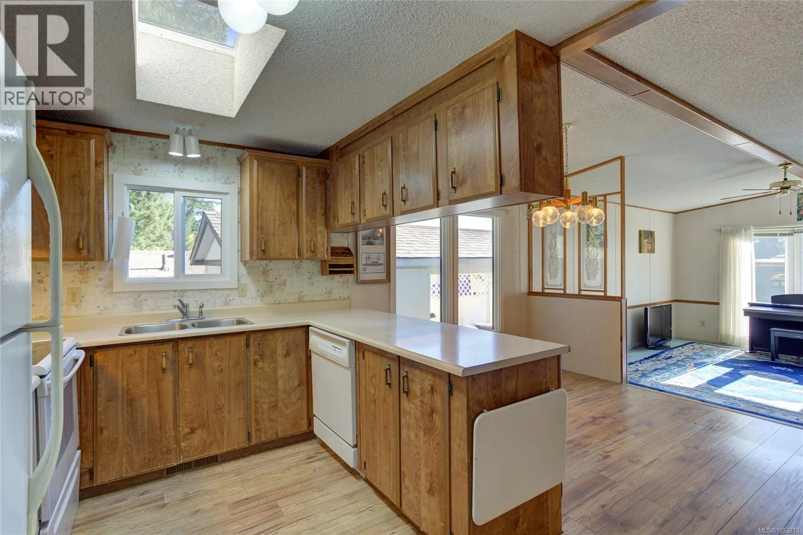 71 10980 Westdowne Rd