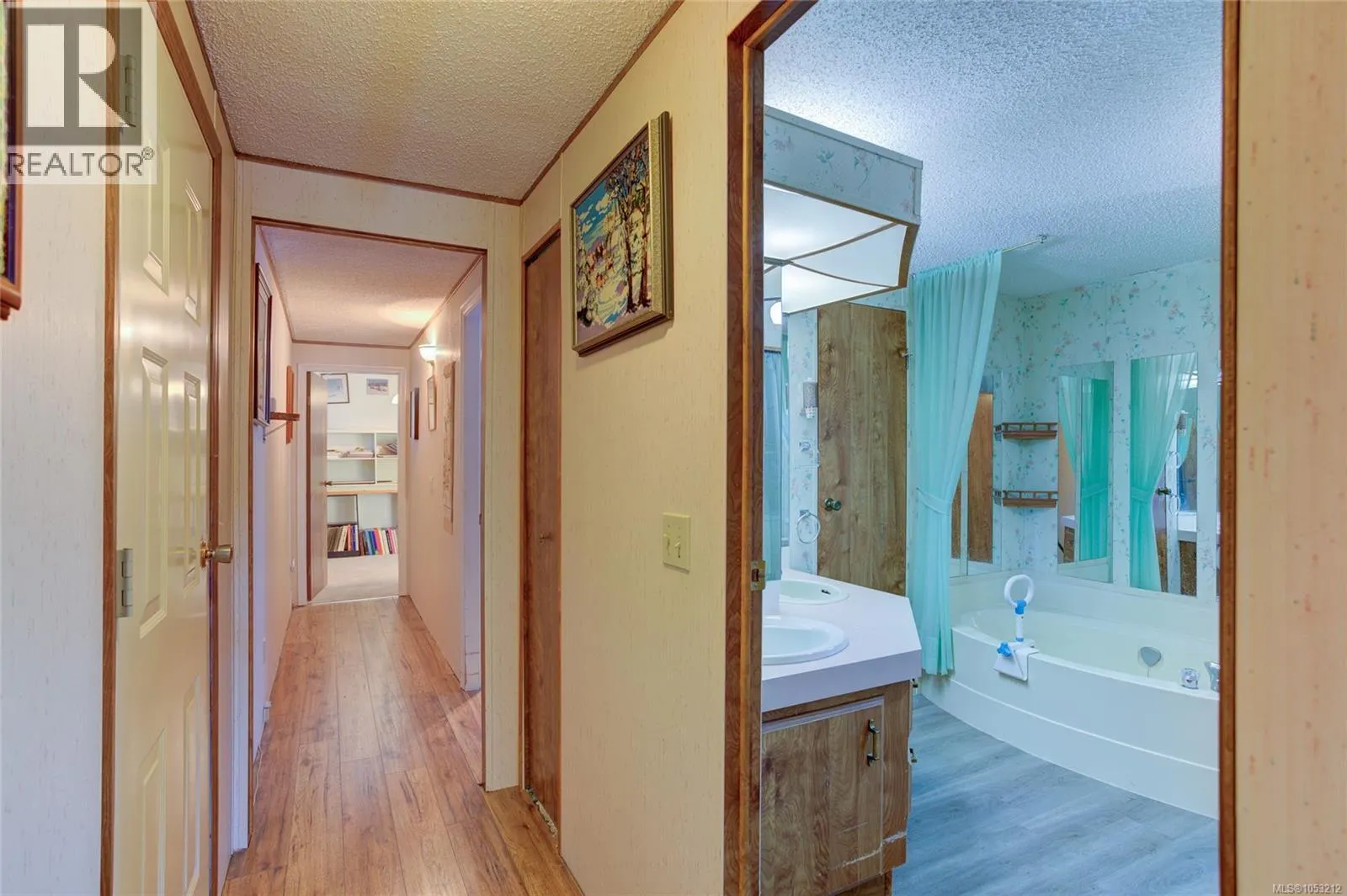 71 10980 Westdowne Rd