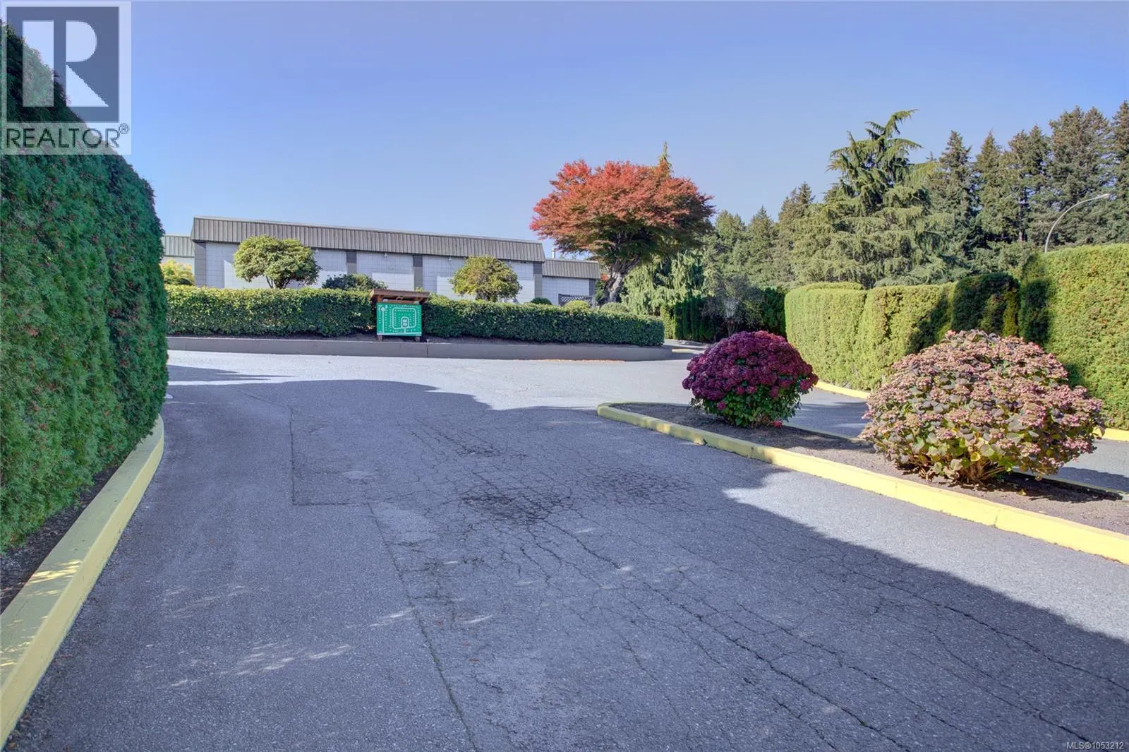 71 10980 Westdowne Rd