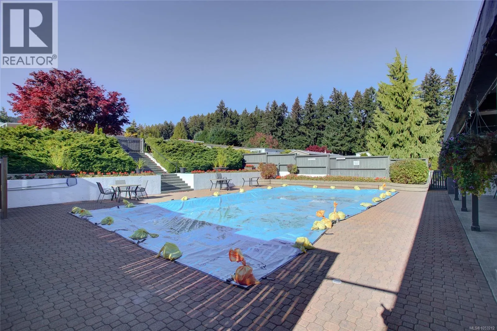71 10980 Westdowne Rd