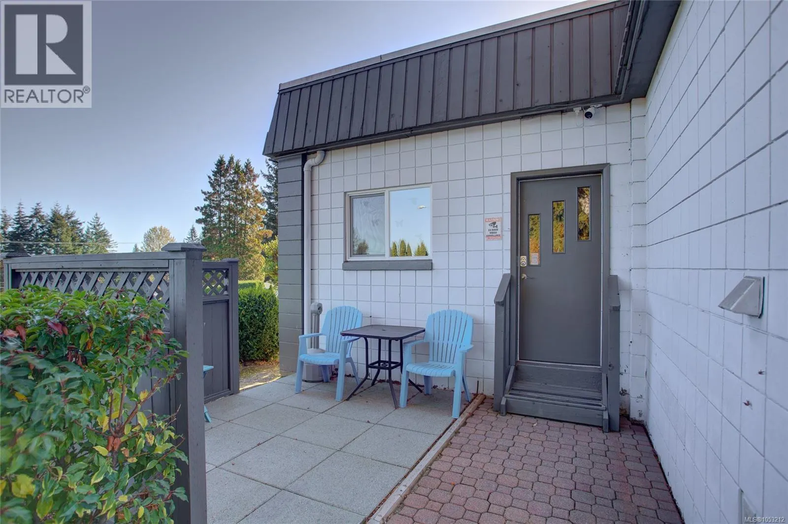 71 10980 Westdowne Rd