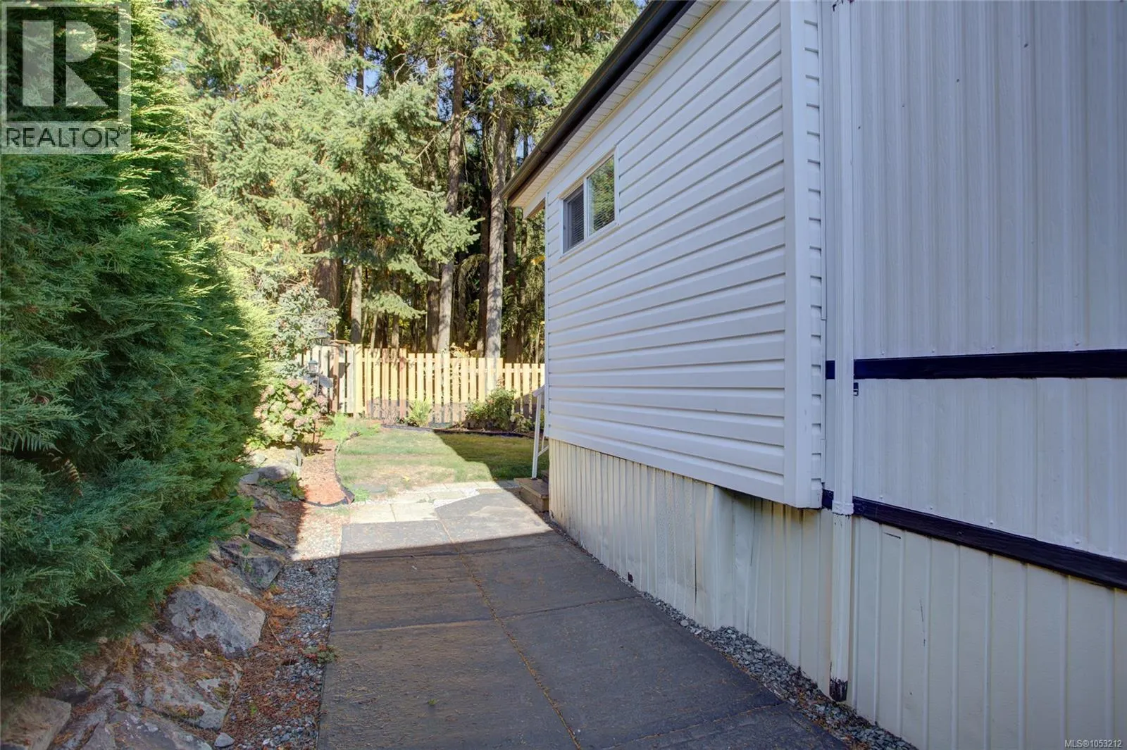 71 10980 Westdowne Rd