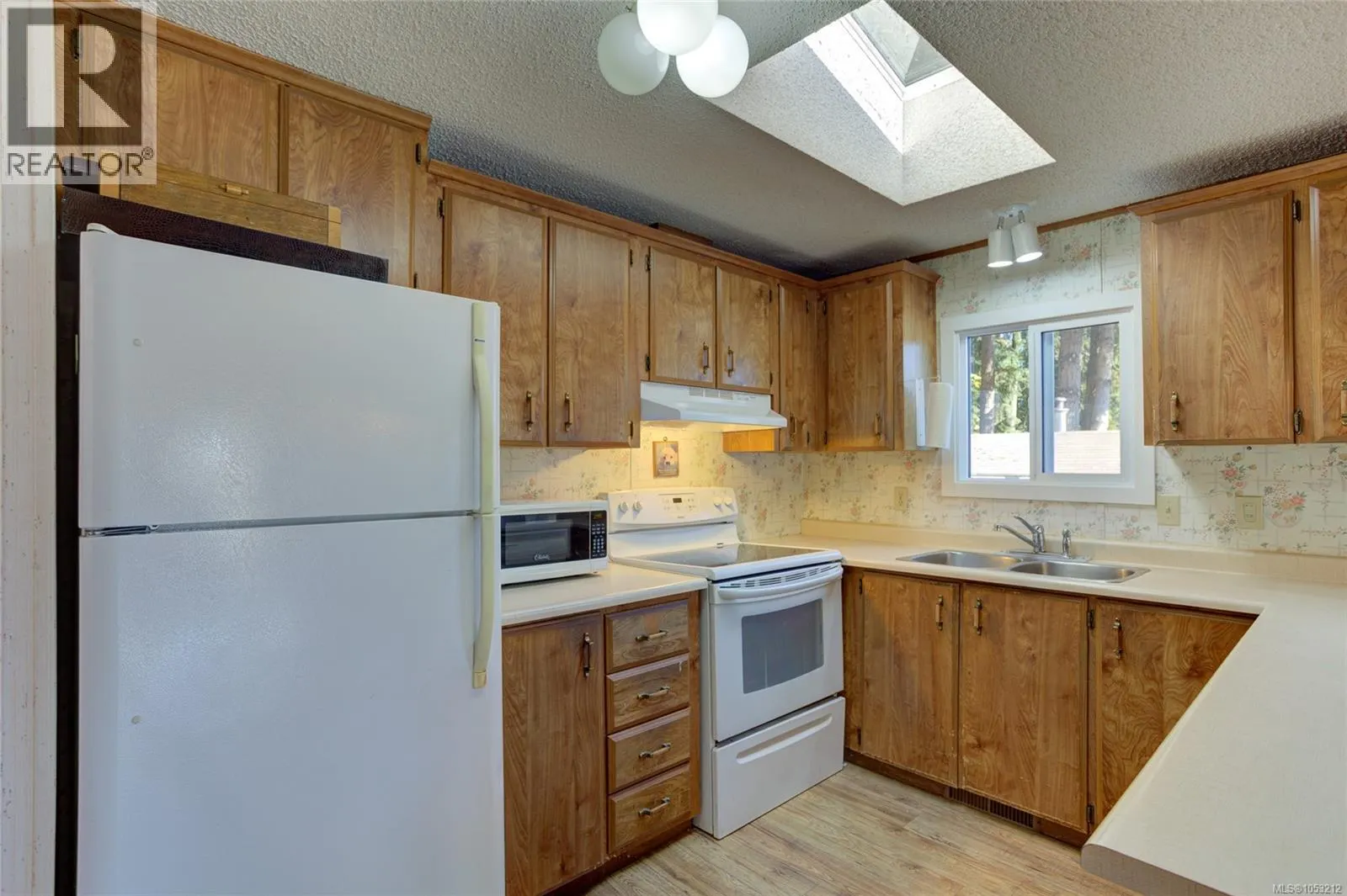 71 10980 Westdowne Rd