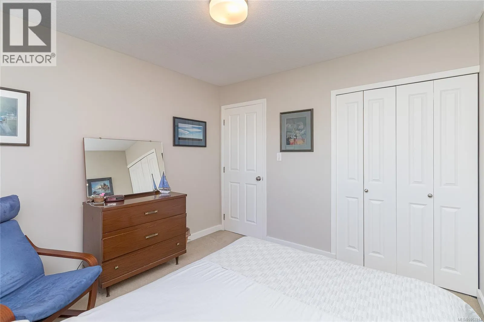 1025 Waverly Terr
