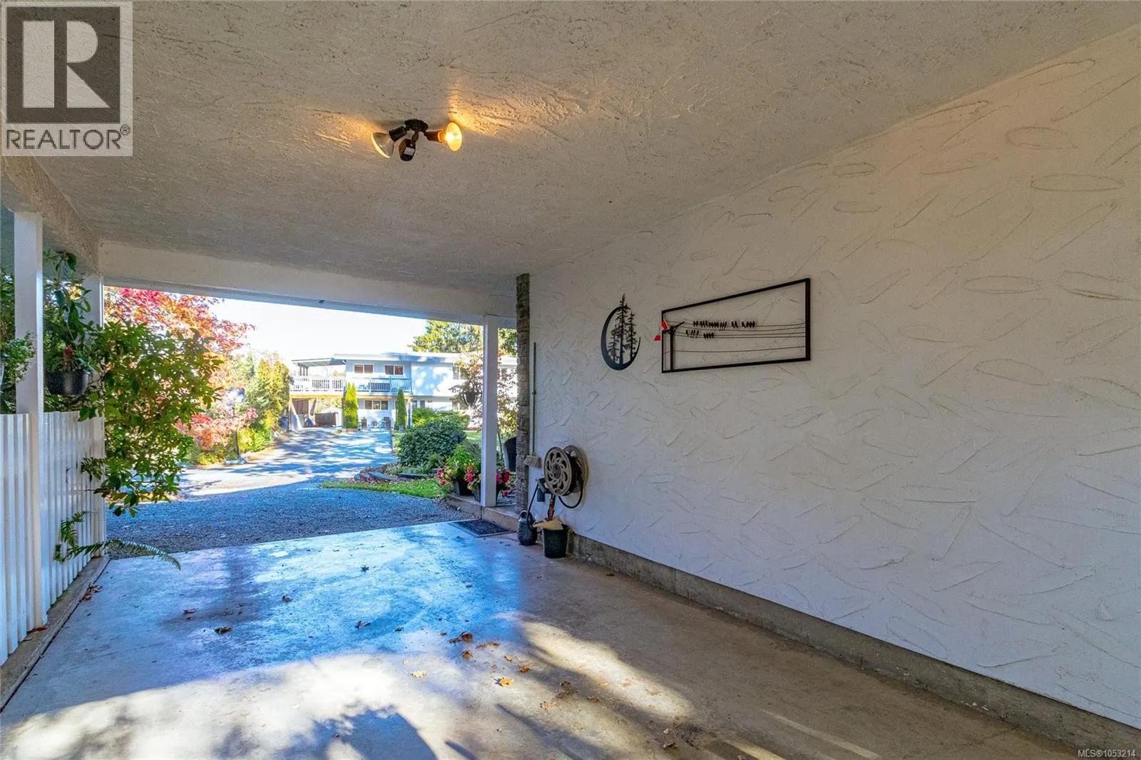 1025 Waverly Terr