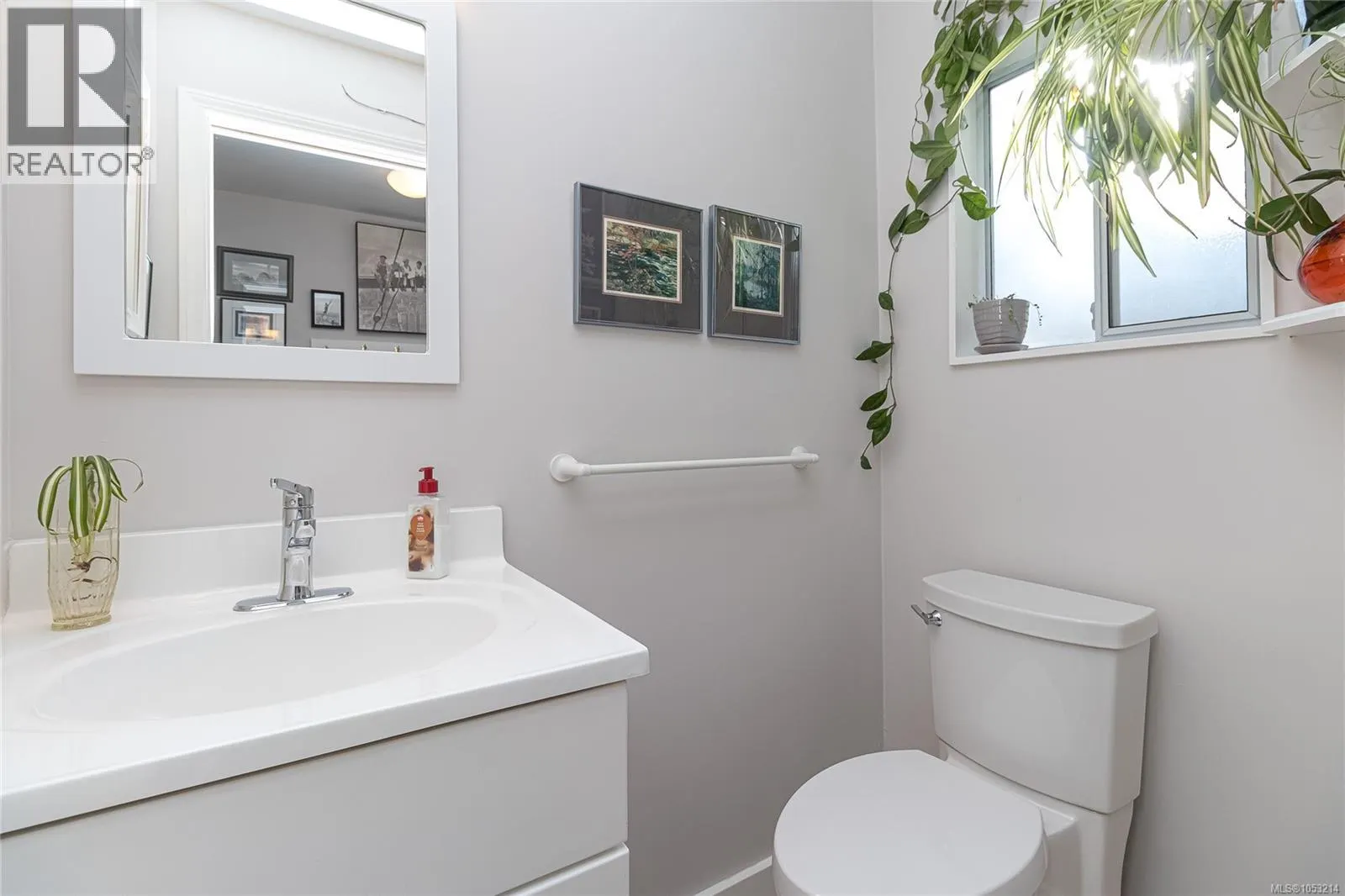 1025 Waverly Terr