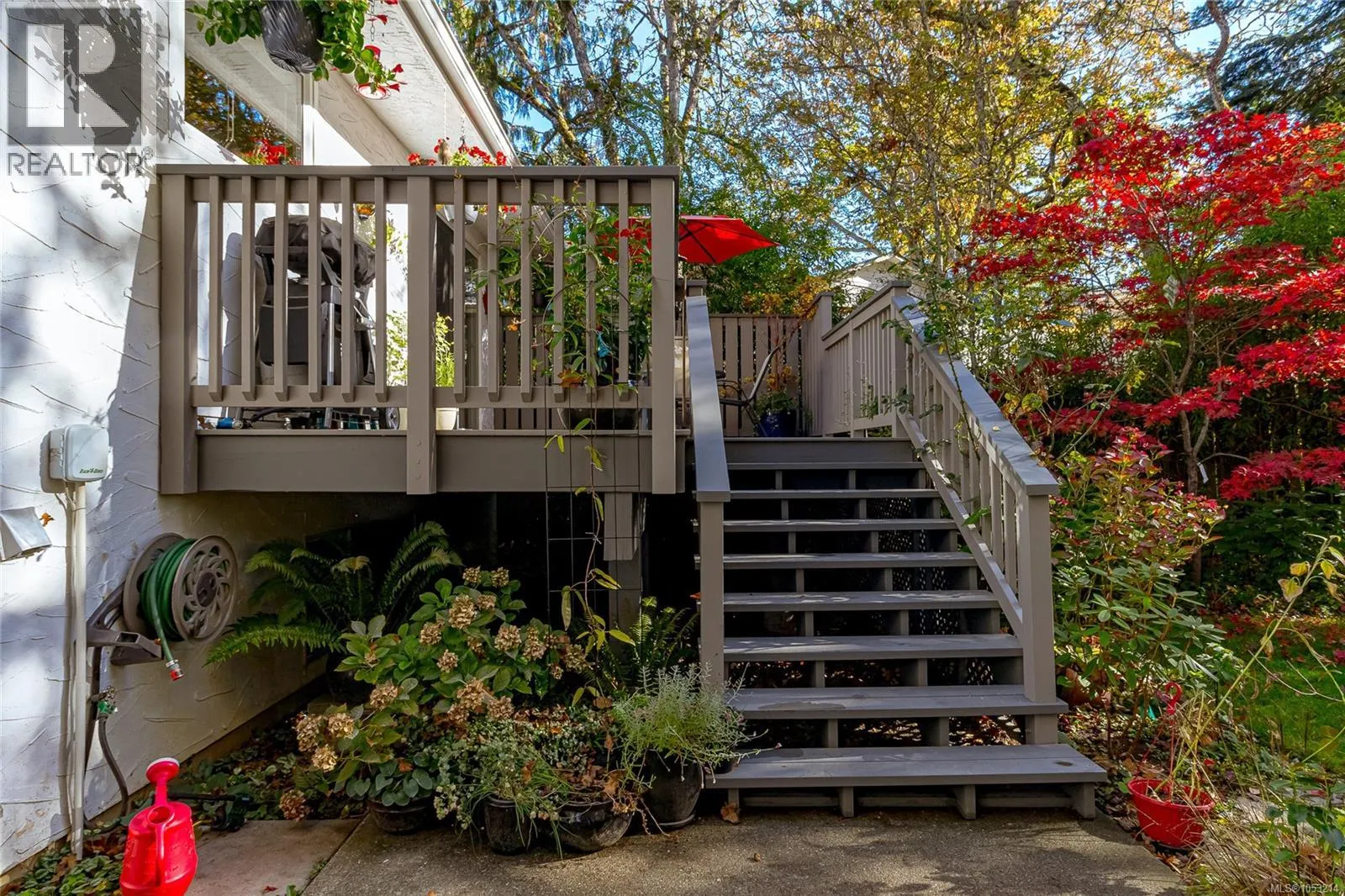 1025 Waverly Terr