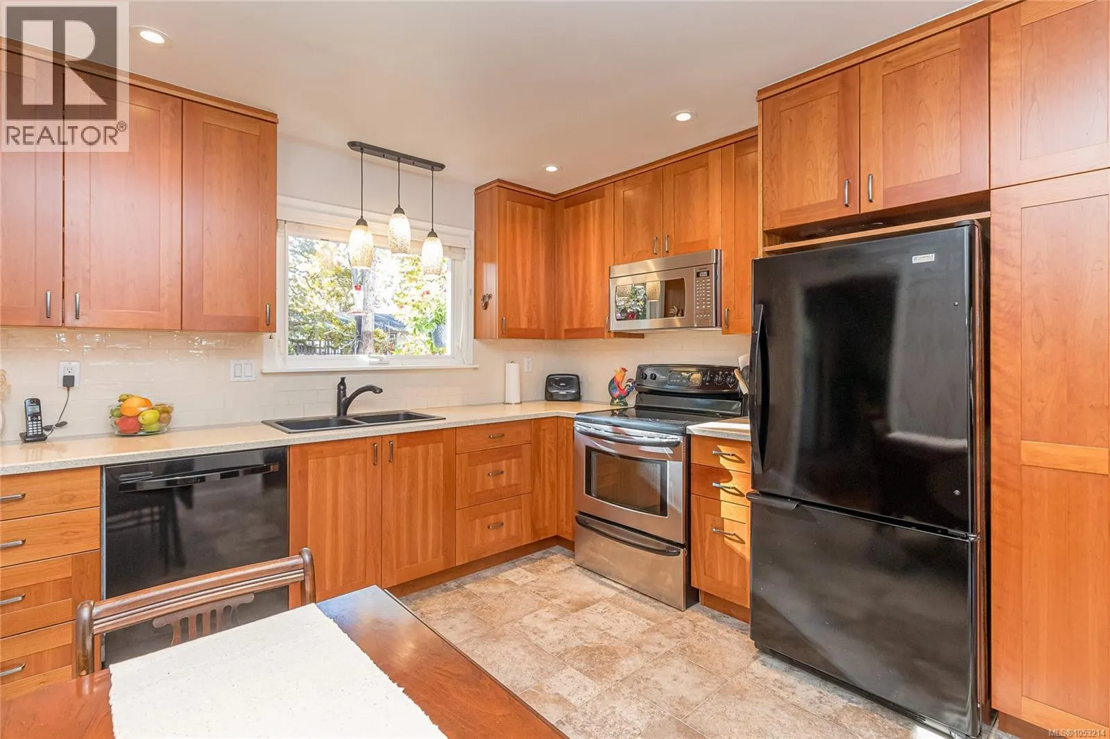 1025 Waverly Terr