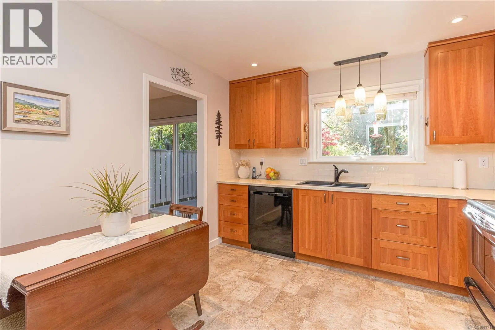 1025 Waverly Terr