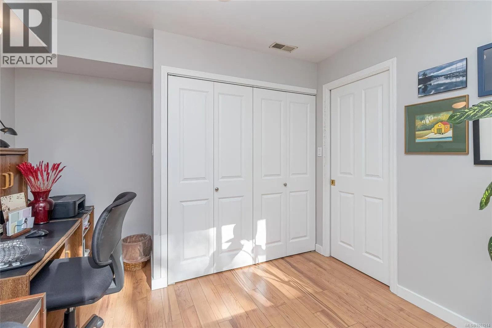 1025 Waverly Terr